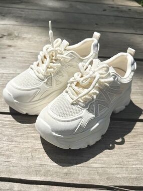 Japanese-Style Platform Sneakers Women’s Size 8, Platform Tennis Shoes in White